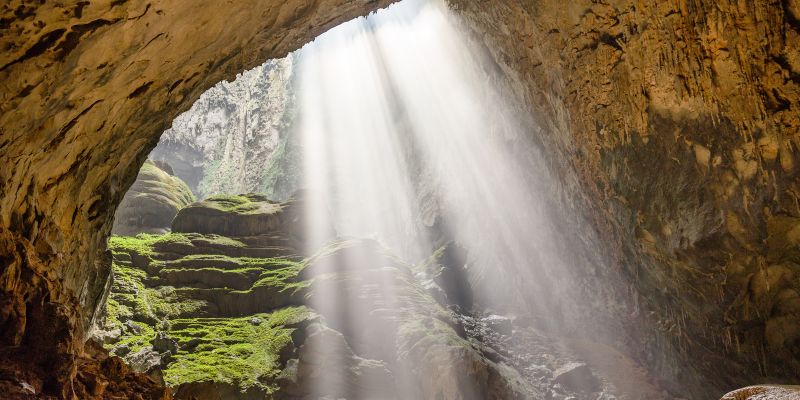 Descubrimiento de 12 cuevas vírgenes sin huellas humanas en Quang Binh